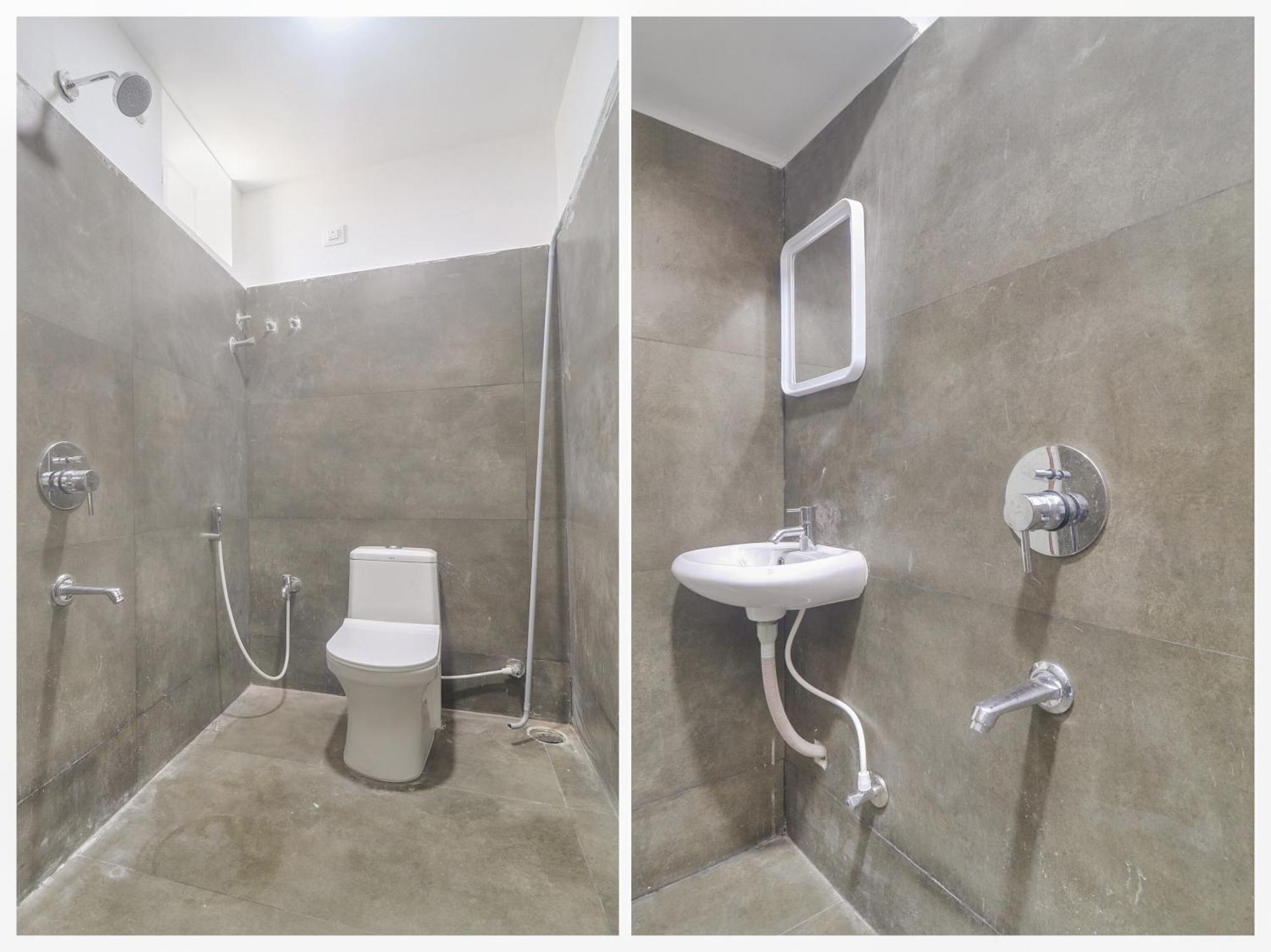 Collection O Rb Grand @ Kompally Hyderabad Room photo